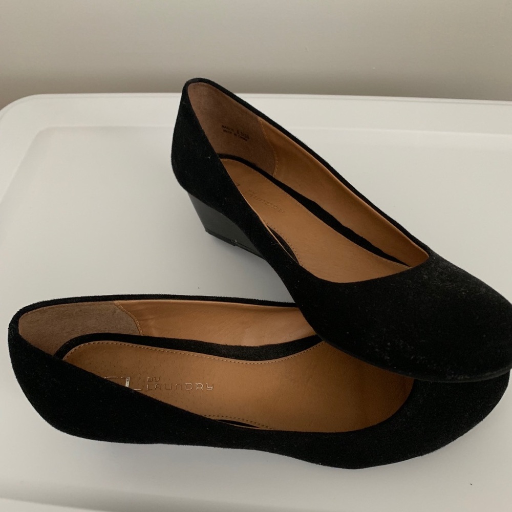 Chinese Laundry Black Suede Rounded Flats 8.5